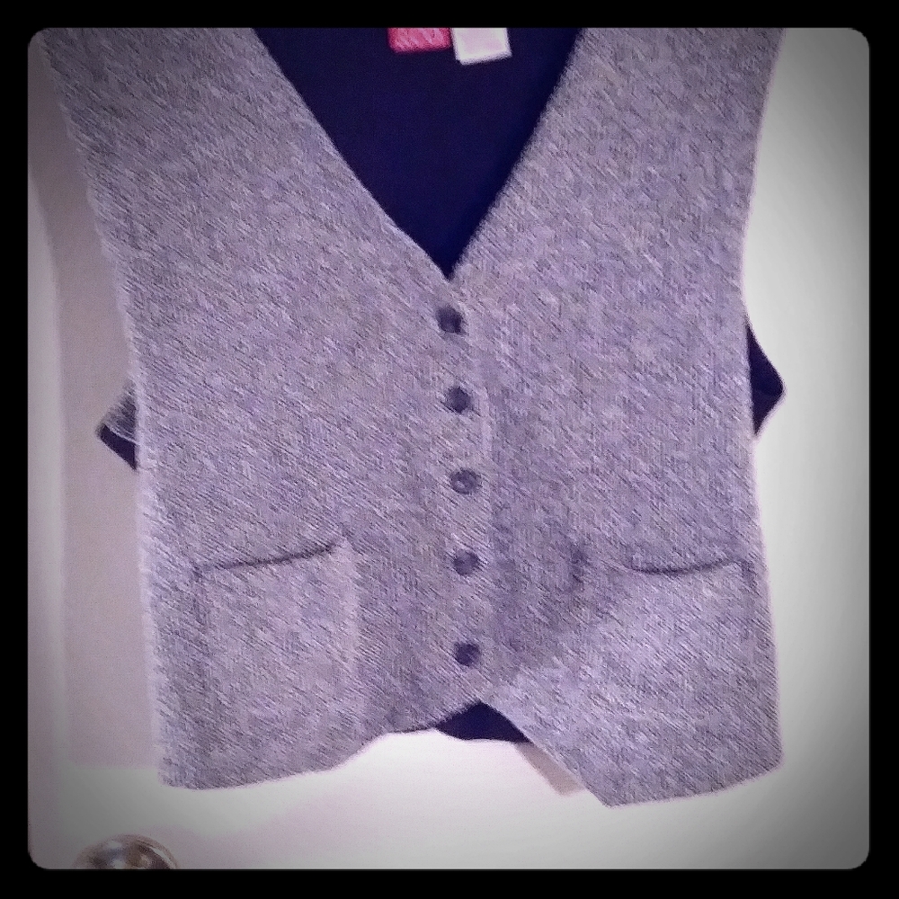 Liz. and Company Vest